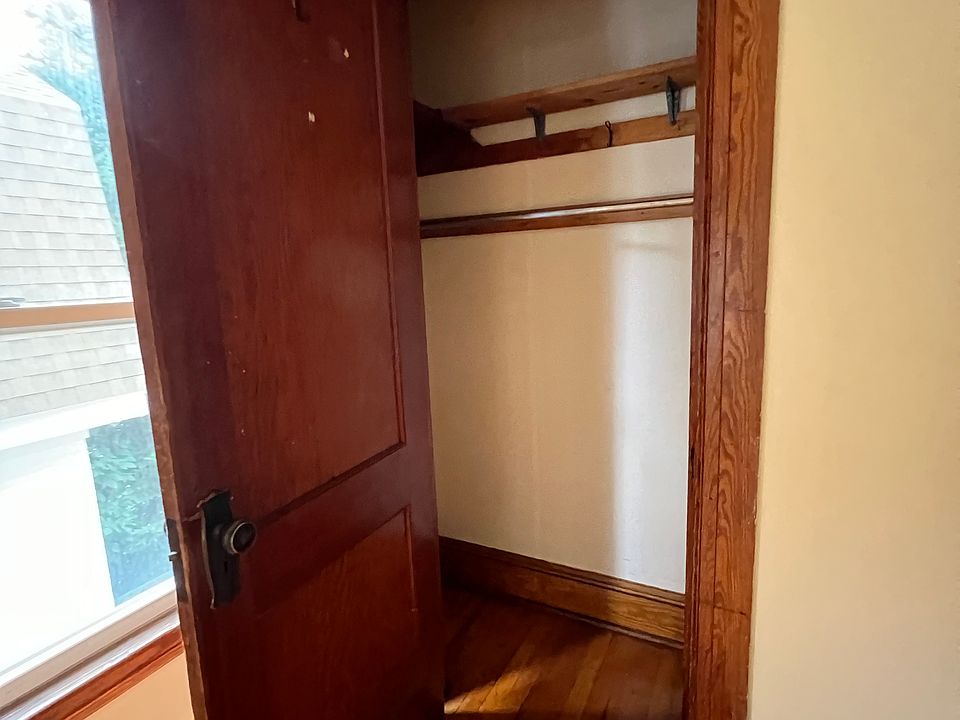 1st image of 122 Parkside Ave