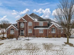 119 Savannah Dr, Poplar Grove, IL 61065