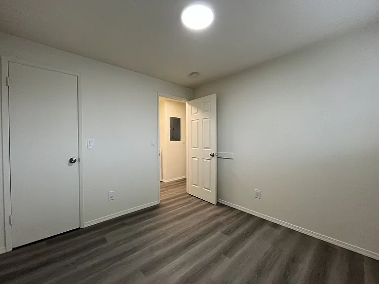 711 SE 212th Ave — Photo 26