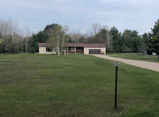 6711 M Rd, Escanaba, MI 49829