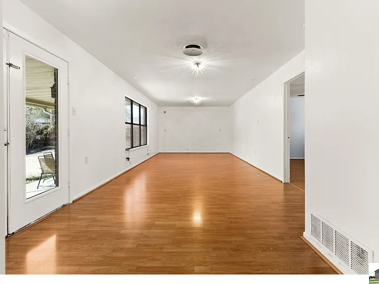 204 Oak St — Photo 44