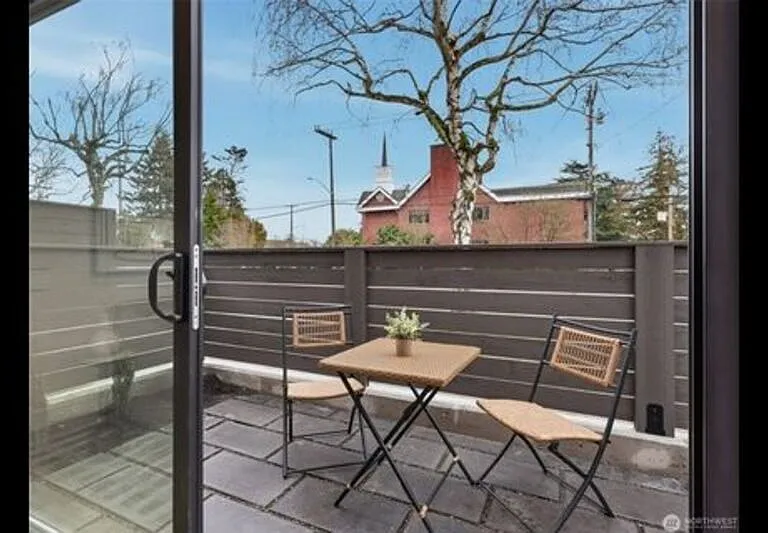 2806 W Dravus St — Photo 17