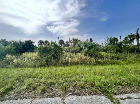 Ewen Dr, North Port, FL 34288
