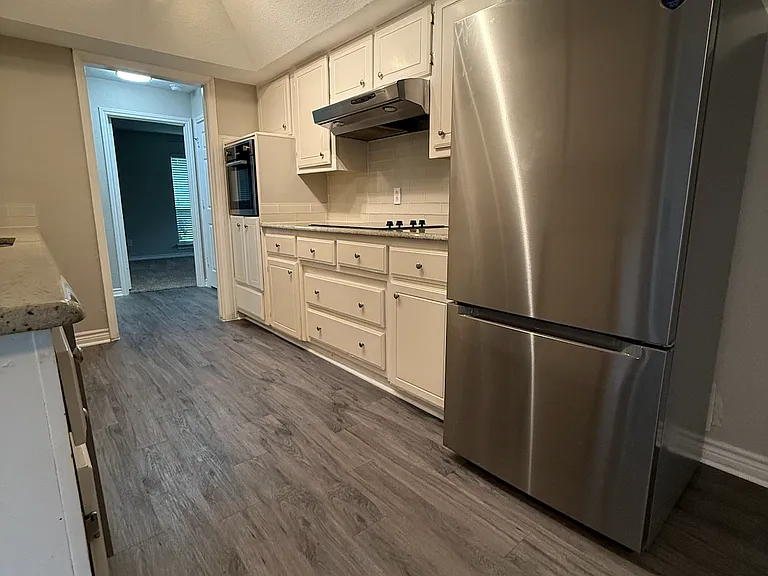 2425 Coleshire Dr — Photo 15