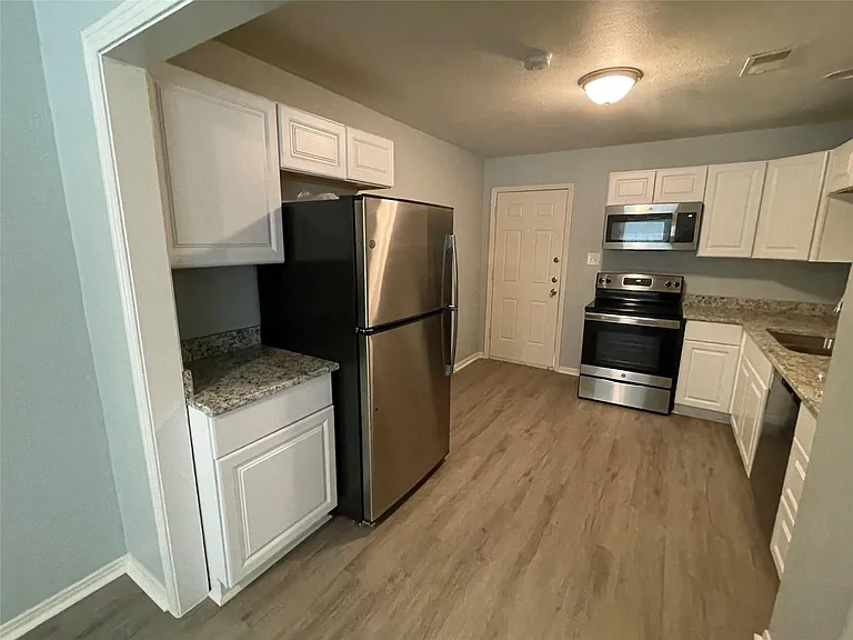 5736 Aton Ave — Photo 6