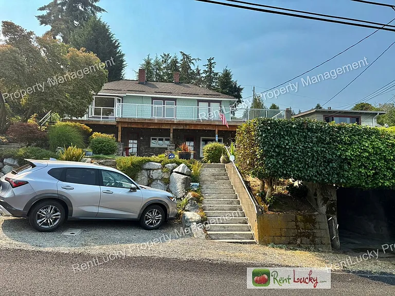 1612 Markham Ave NE — Photo 38