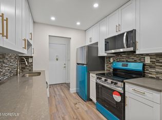 60 Amberly Dr UNIT D, Manalapan, NJ 07726