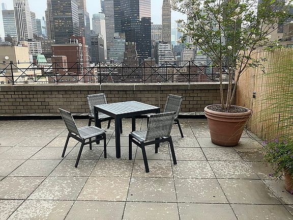 5th image of 115 E 34th St #1908