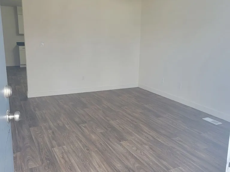 1765 W 400 N — Photo 9