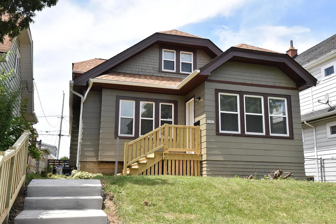3941 North 12th STREET photo 1