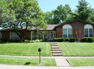 15435 Harrisberg Ct, Chesterfield, MO 63017