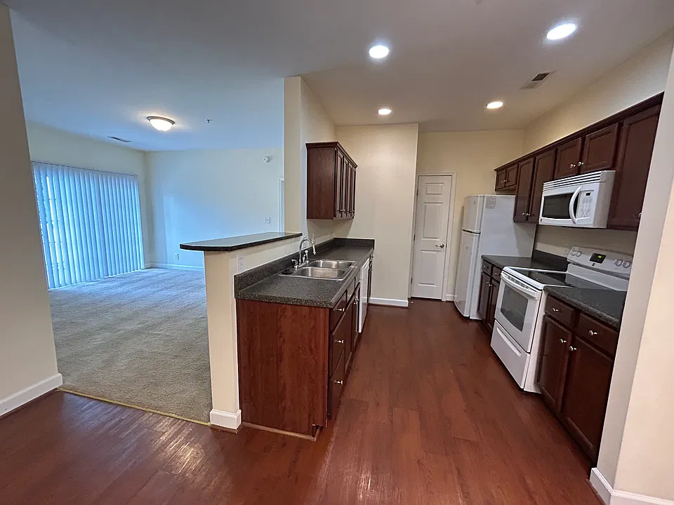 Kendall Square Apartments