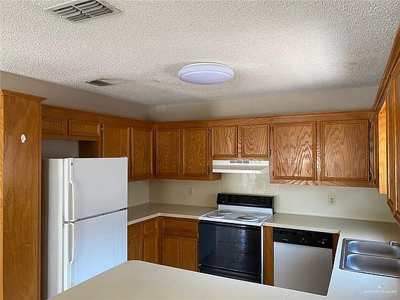 2nd image of 2123 Crystal Dr
