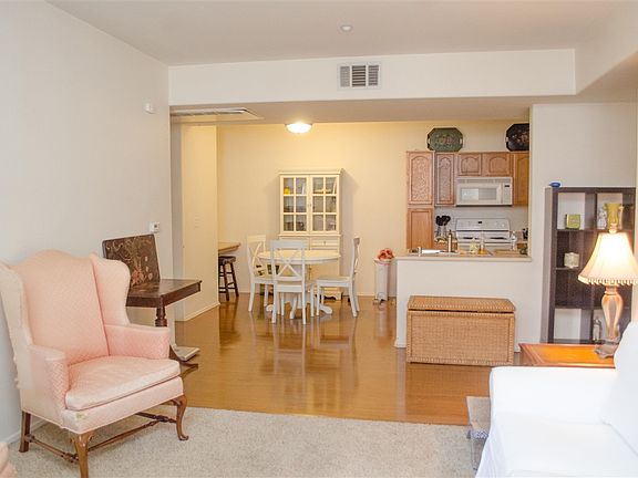 3rd image of 41410 Juniper St Unit 711