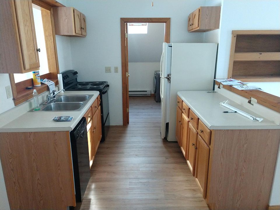 2nd image of 42 Spectacle Hill Rd