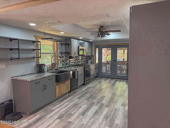 5th image of 11325 YOUNG Road