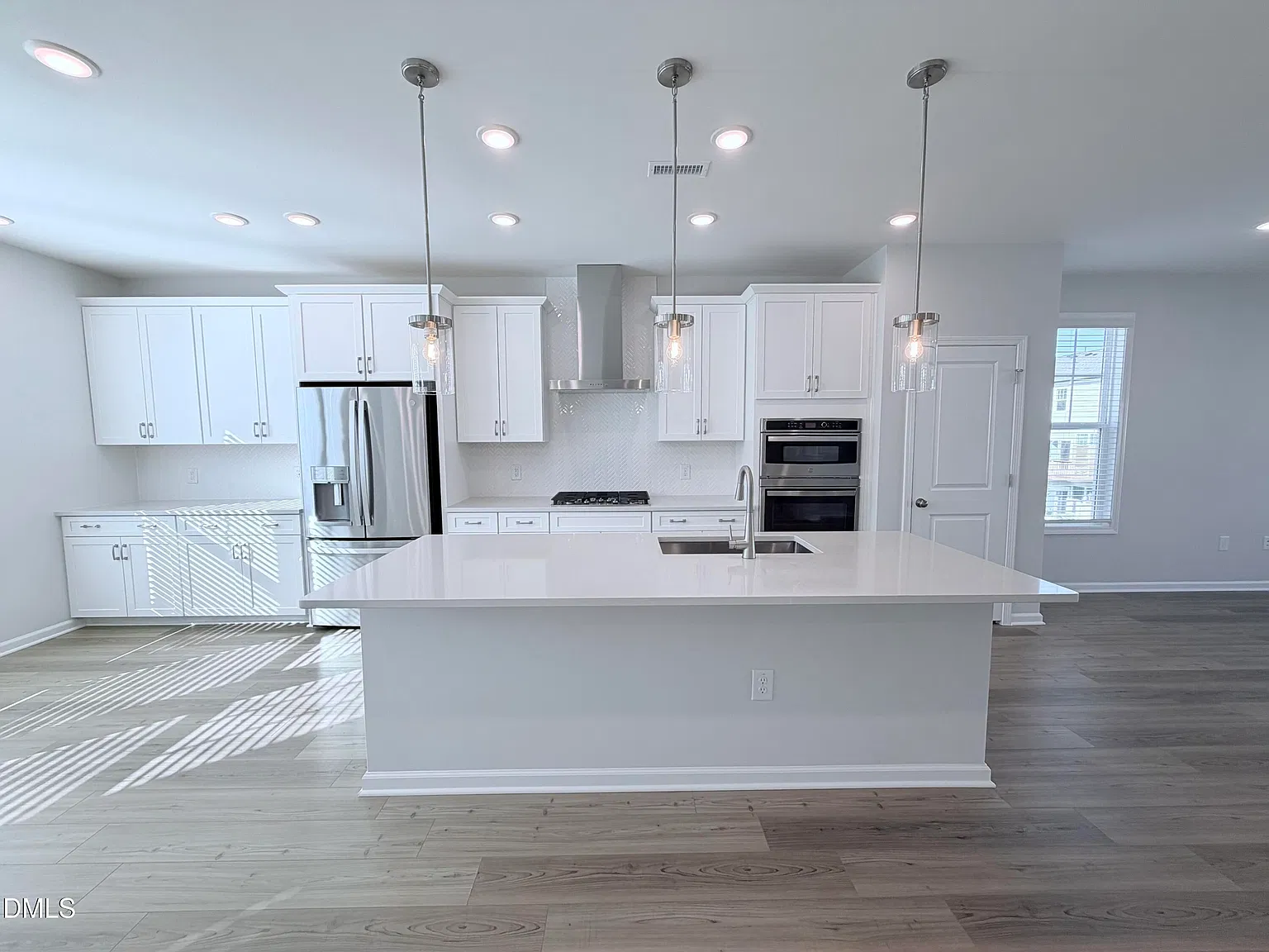 4 bed, 3.5 bath, 2227 sqft, $2,600 — Photo 3