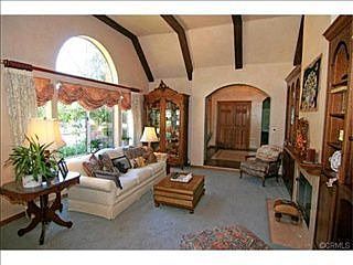 5th image of 983 Brandeis Dr