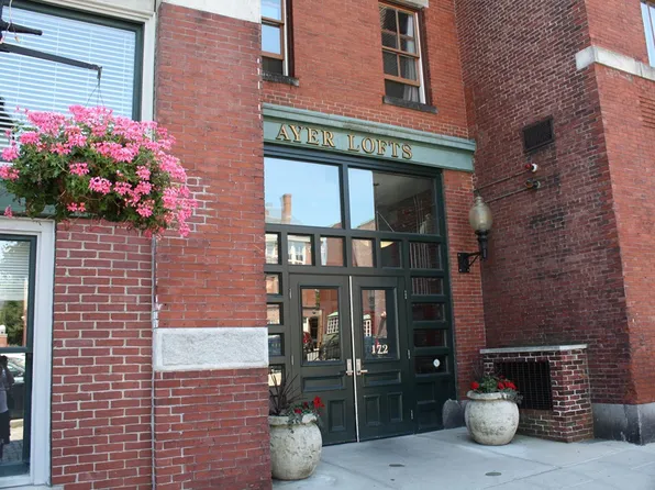 172 Middle St APT 210, Lowell, MA 01852
