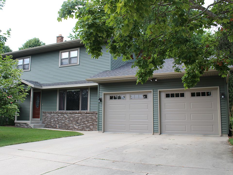 1st image of 646 Woodview Ave