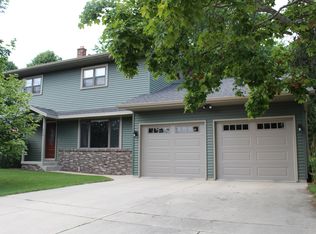 646 Woodview Ave, Sheboygan Falls, WI 53085