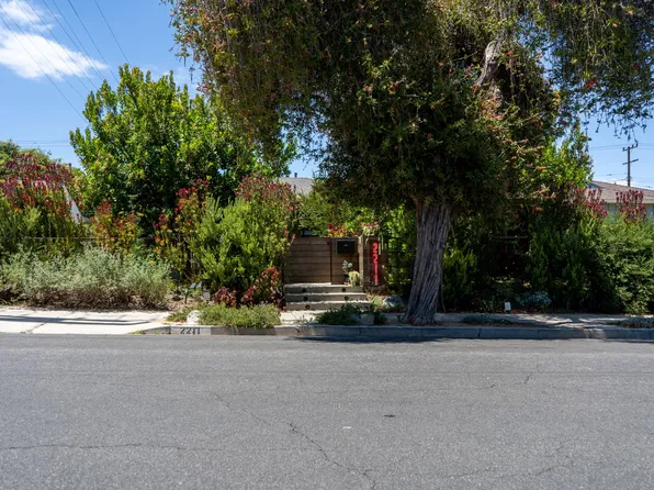 2211 Ashland Ave, Santa Monica, CA 90405