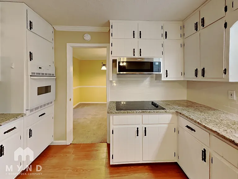 1645 Brantford Dr — Photo 4