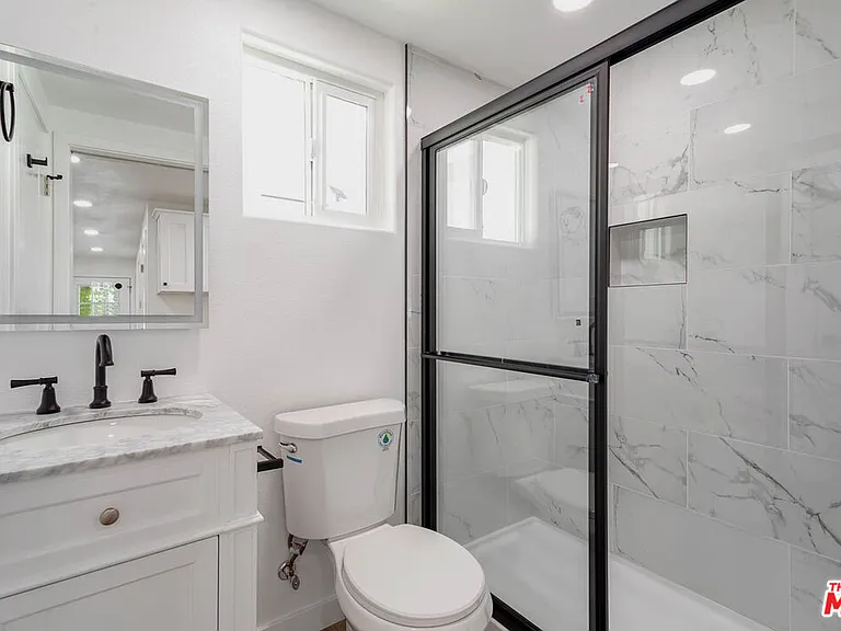 253 S Catalina Ave — Photo 19