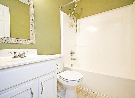 4th image of 1827 Cottingham Ct