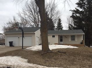 805 Highland Rd, Windom, MN 56101