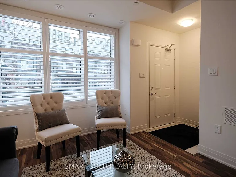 1155 Stroud Ln #4 — Photo 2