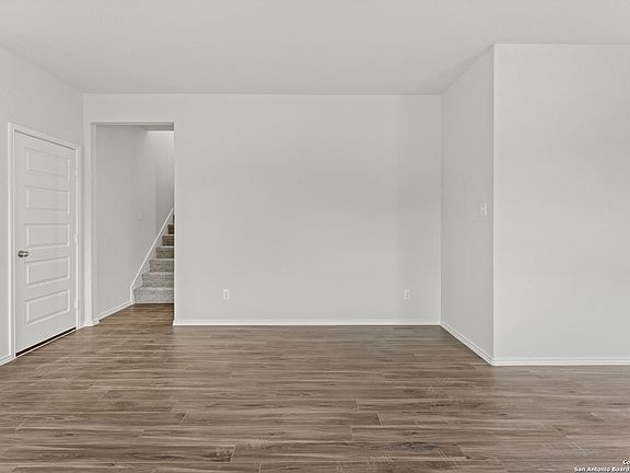 3rd image of 254 Bobwhite Way