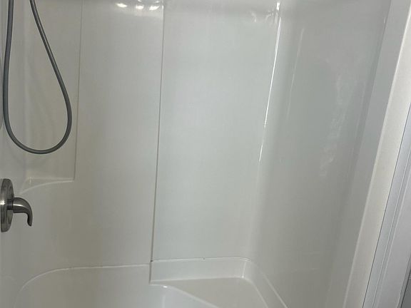 3rd image of 10 Charlotte St Unit 1
