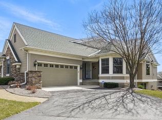 7035 Waterstone Ln, Woodbury, MN 55125