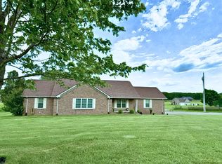 1698 Porter Rd, Burns, TN 37029