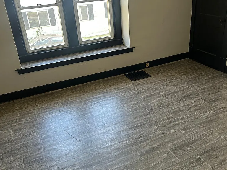 310 Albert St — Photo 23