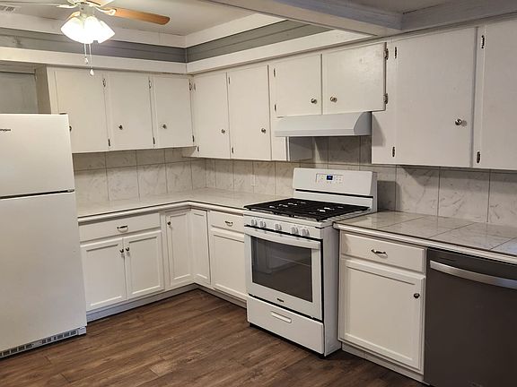2nd image of 177 Washington Ave