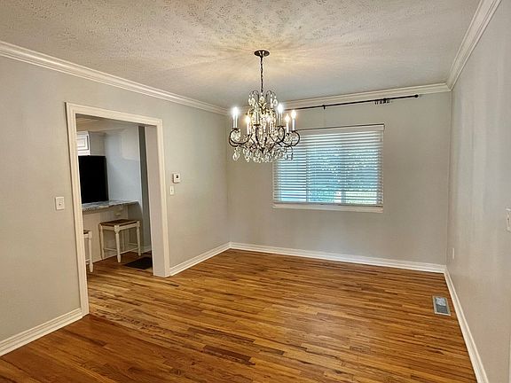 3rd image of 648 Woodland Dr