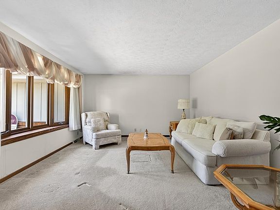 5th image of 7249 Robinswood St