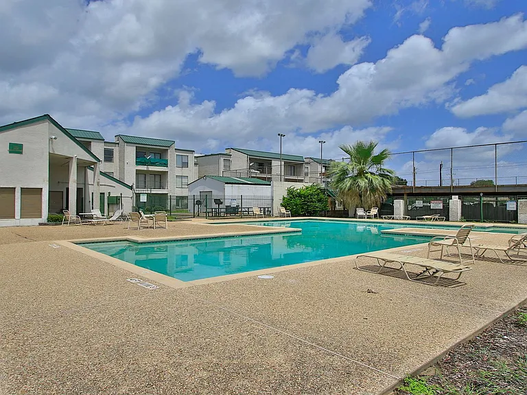 2822 S Bartell Dr #H6 — Photo 34
