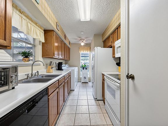 4th image of 1515 Sandy Springs Rd #3005