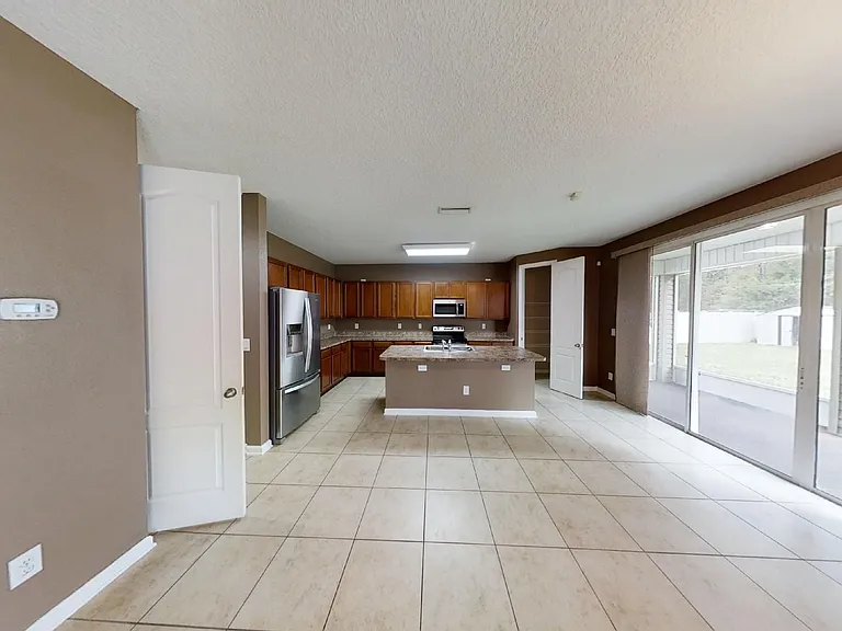 15695 Lexington Park Blvd — Photo 28