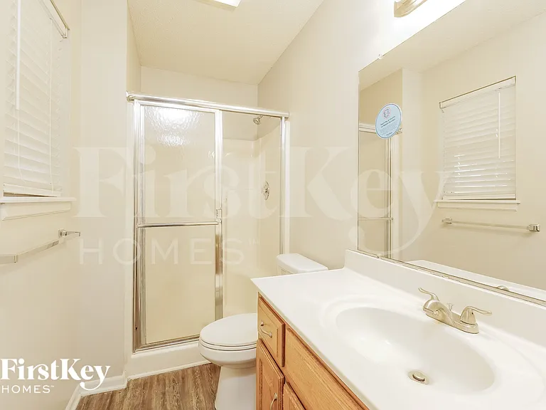 208 S Darrowby Dr — Photo 14