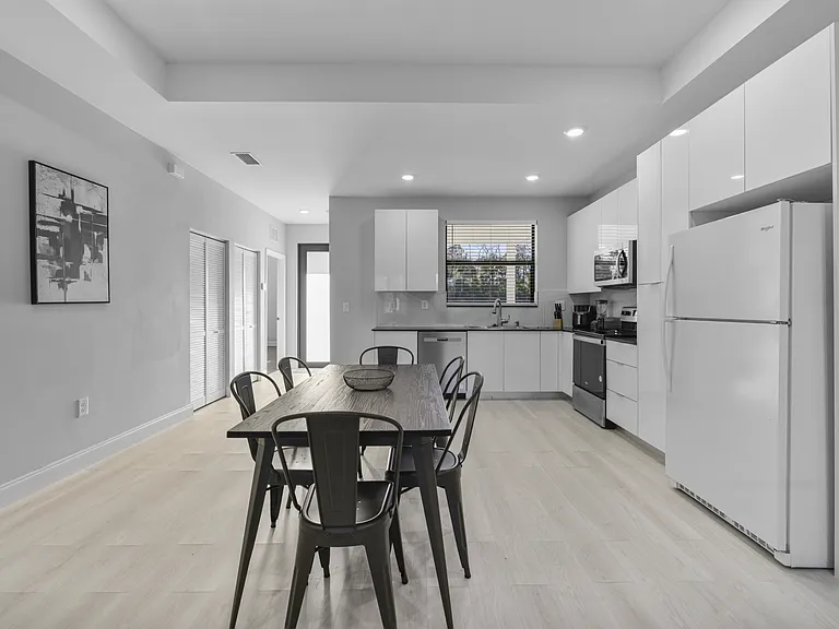 622 Windermere Dr — Photo 8