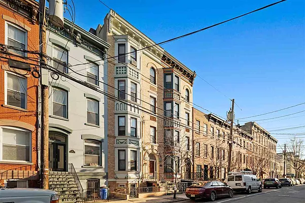 Rented by REMAX ON THE HUDSON | media 7