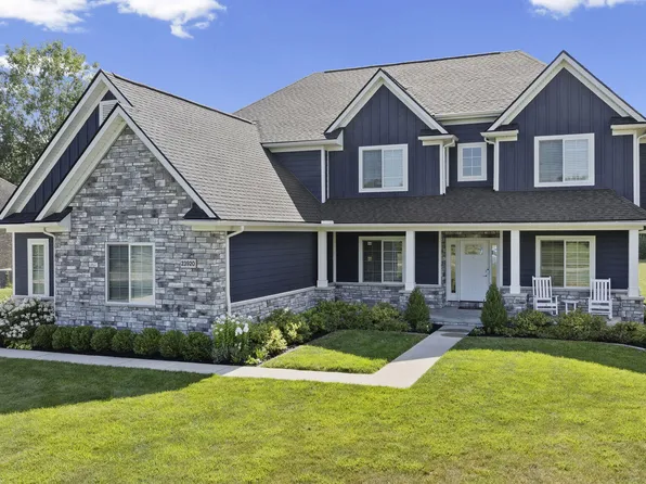 23920 Fairview Dr, New Boston, MI 48164