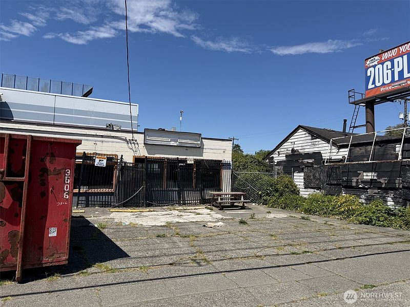 3rd image of 5801 4th Avenue S