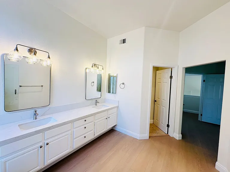6635 Soaring Dr — Photo 39
