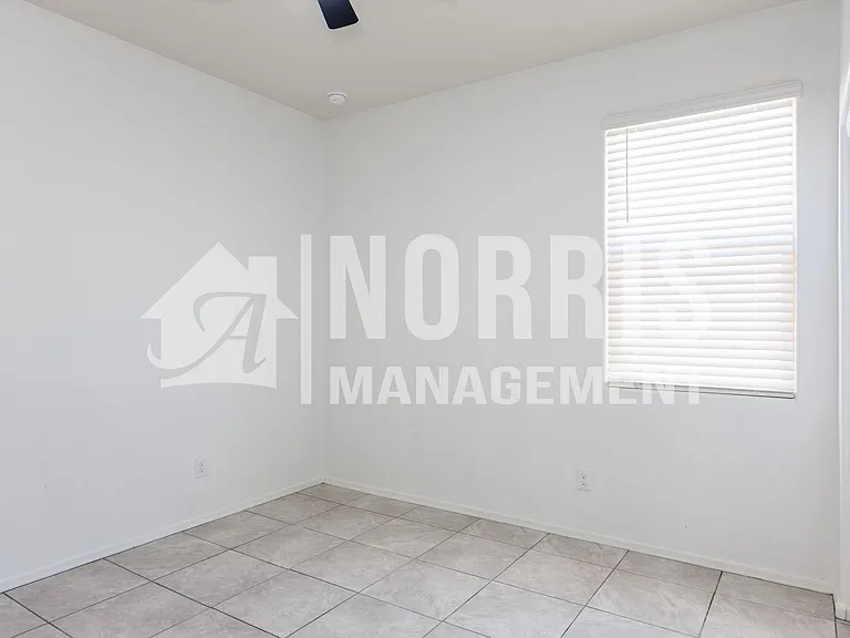 1153 E Gabrilla Dr — Photo 20