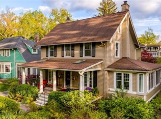 2970 Scarborough Rd, Cleveland Heights, OH 44118